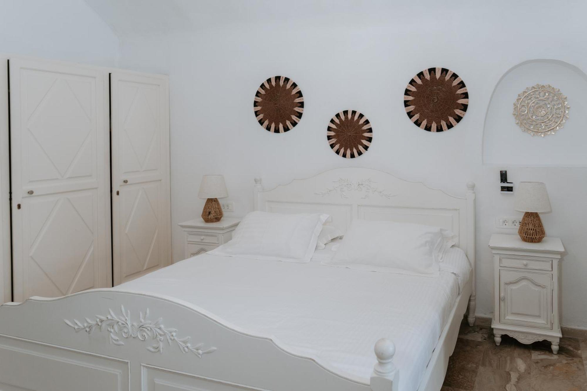 Simantiri Private Vila Megalochori (Santorini)