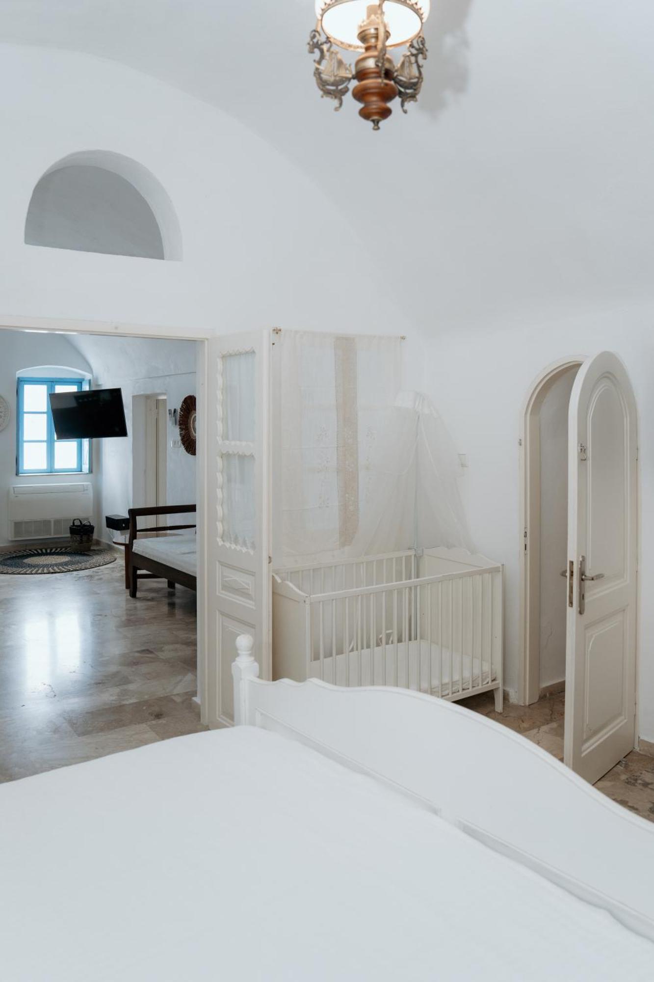 Vila Simantiri Private